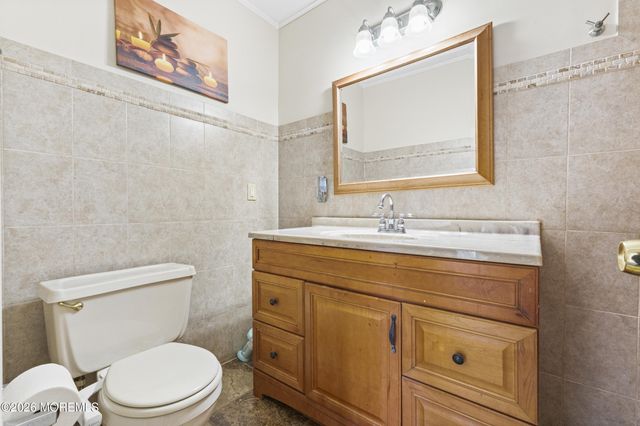 45 Lone Star Lane, Manalapan, NJ 07726