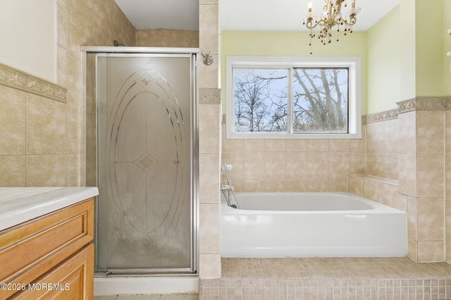 45 Lone Star Lane, Manalapan, NJ 07726