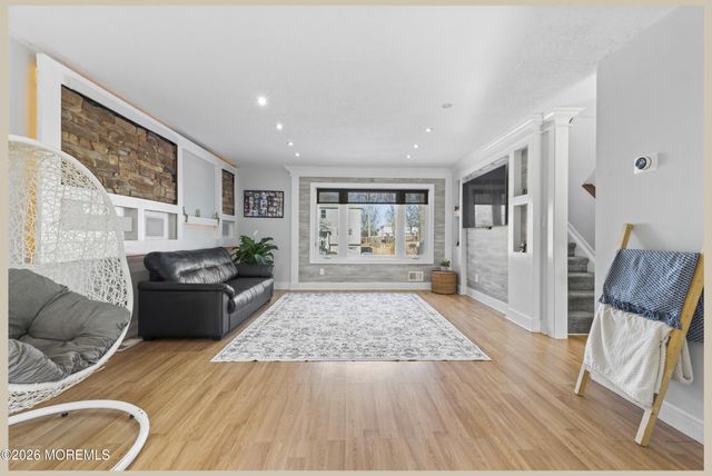 45 Lone Star Lane, Manalapan, NJ 07726