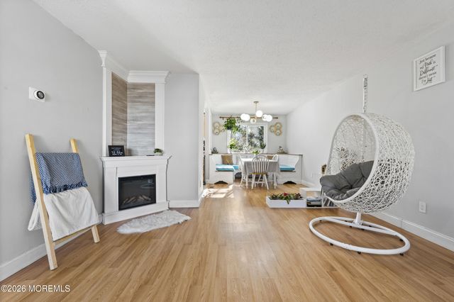 45 Lone Star Lane, Manalapan, NJ 07726