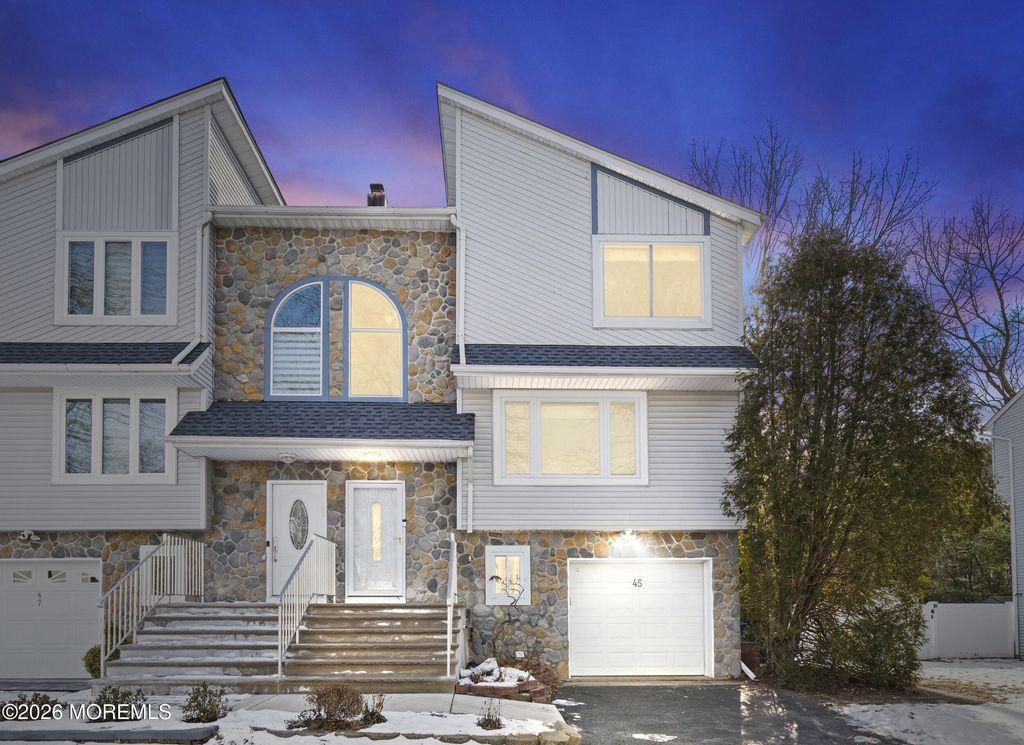 45 Lone Star Lane, Manalapan, NJ 07726