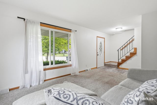 4380 Knickerbocker Court SW, Wyoming, MI 49519