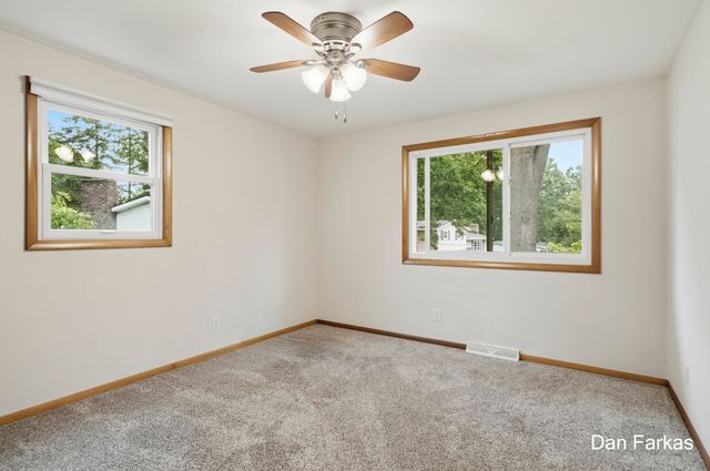 4380 Knickerbocker Court SW, Wyoming, MI 49519