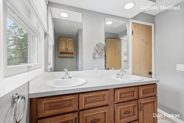 4380 Knickerbocker Court SW, Wyoming, MI 49519
