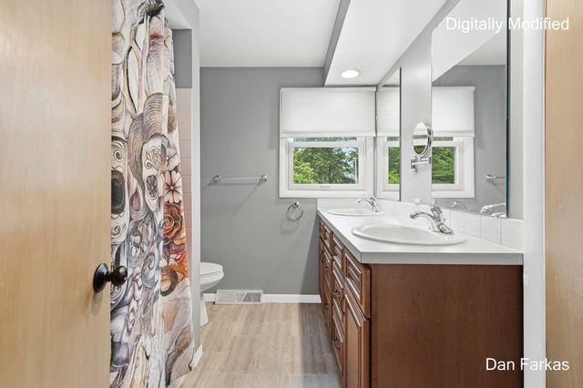 4380 Knickerbocker Court SW, Wyoming, MI 49519
