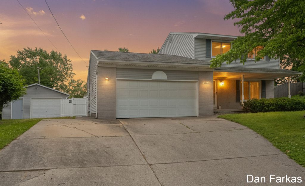 4380 Knickerbocker Court SW, Wyoming, MI 49519
