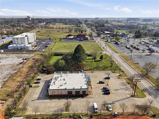 1463 & 1431 S 48th Street, Springdale, AR 72762