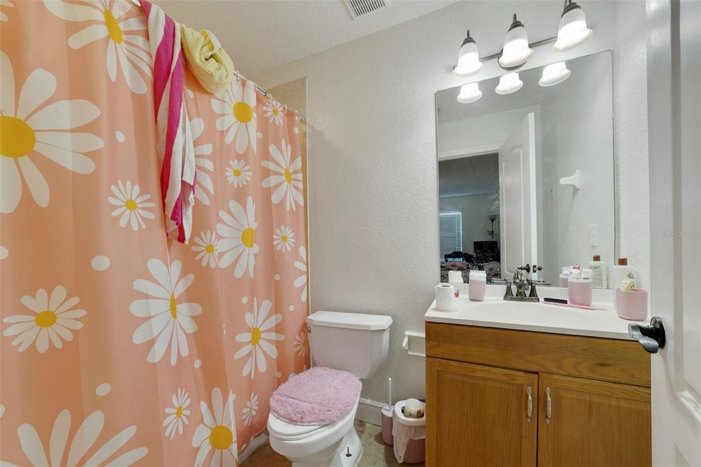 Image 18 of property listing at 3721 S LAKE ORLANDO PARKWAY 8, Orlando, FL 32808