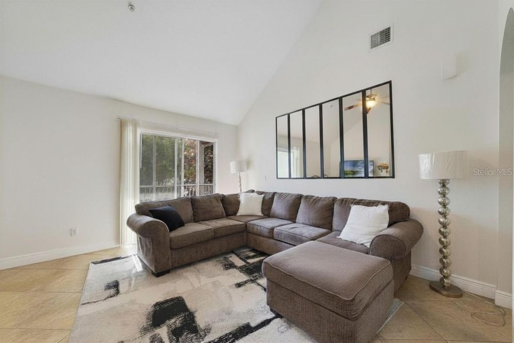 Image 7 of property listing at 3721 S LAKE ORLANDO PARKWAY 8, Orlando, FL 32808