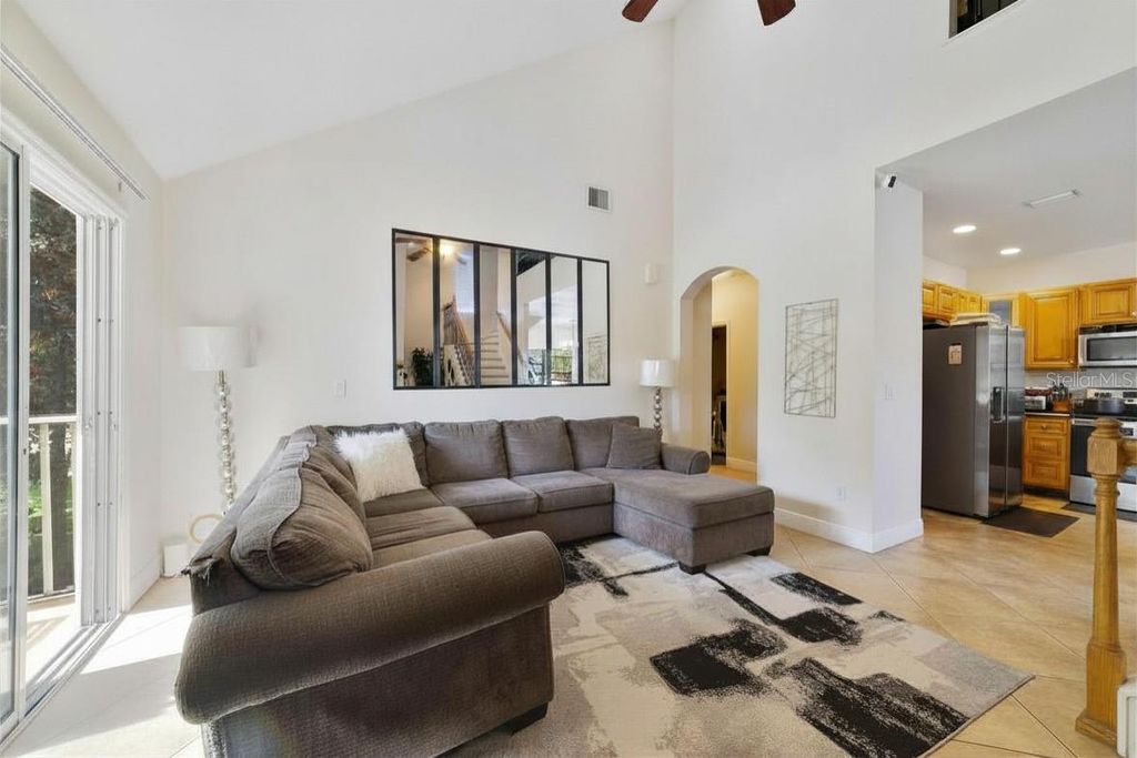 Image 8 of property listing at 3721 S LAKE ORLANDO PARKWAY 8, Orlando, FL 32808