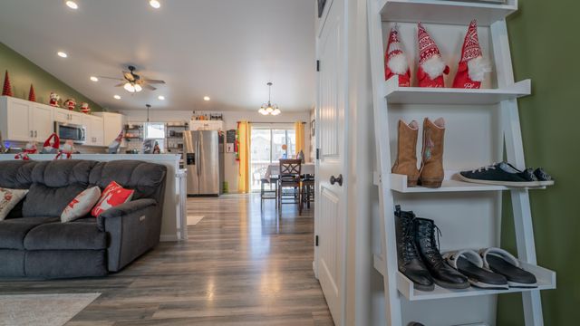 695 Cross Meadows Drive, Valparaiso, IN 46385