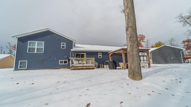 695 Cross Meadows Drive, Valparaiso, IN 46385