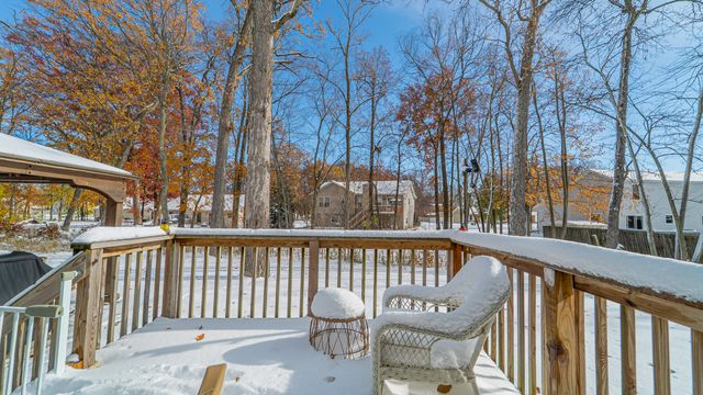 695 Cross Meadows Drive, Valparaiso, IN 46385