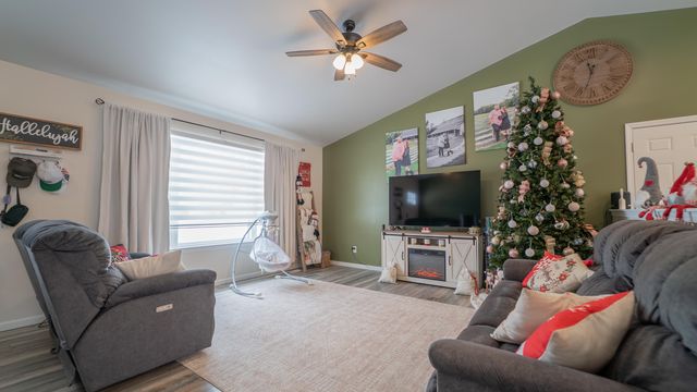 695 Cross Meadows Drive, Valparaiso, IN 46385