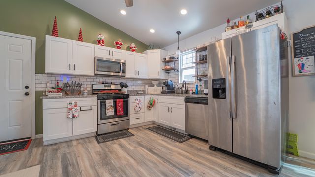 695 Cross Meadows Drive, Valparaiso, IN 46385