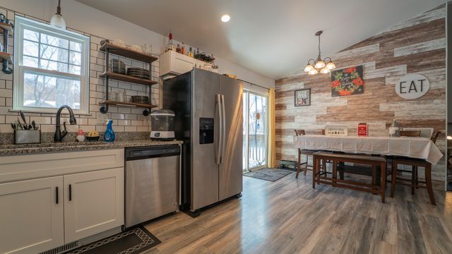 695 Cross Meadows Drive, Valparaiso, IN 46385