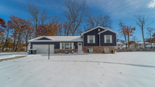 695 Cross Meadows Drive, Valparaiso, IN 46385