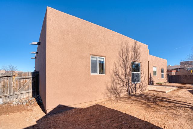 7100 Mesa Del Oro, Santa Fe, NM 87507