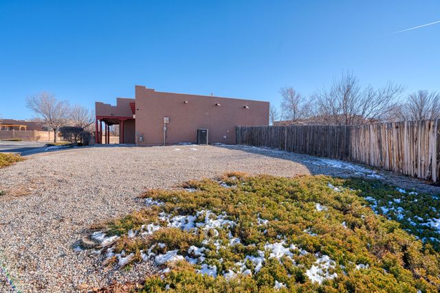 7100 Mesa Del Oro, Santa Fe, NM 87507