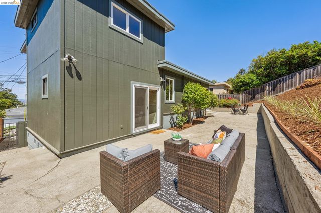 2328 Carquinez Ave, El Cerrito, CA 94530