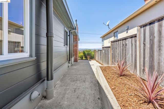 2328 Carquinez Ave, El Cerrito, CA 94530