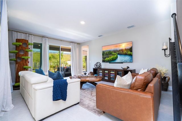 702 POINTE EMERSON BOULEVARD, Apopka, FL 32703