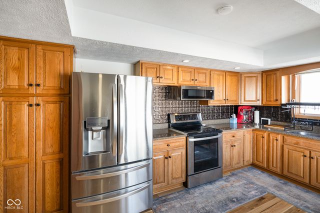 305 Sandbrook Drive, Noblesville, IN 46062