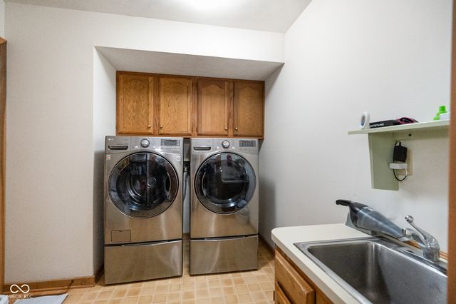 305 Sandbrook Drive, Noblesville, IN 46062