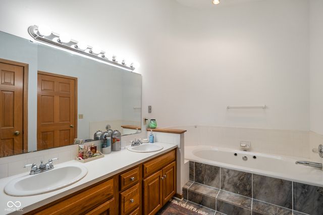 305 Sandbrook Drive, Noblesville, IN 46062