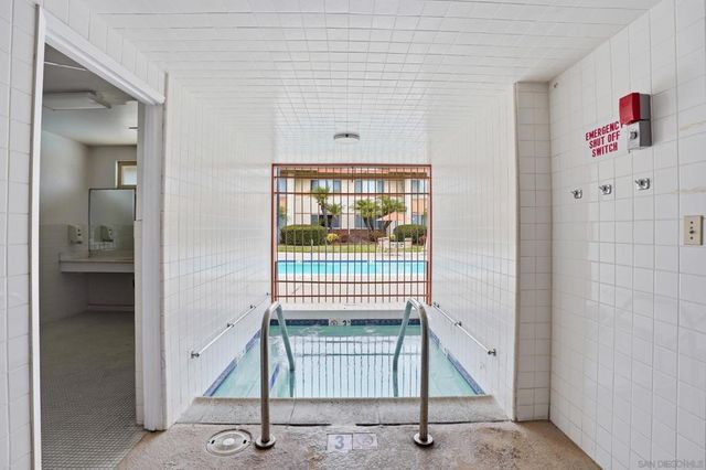 6864 Hyde Park Drive C, San Diego, CA 92119