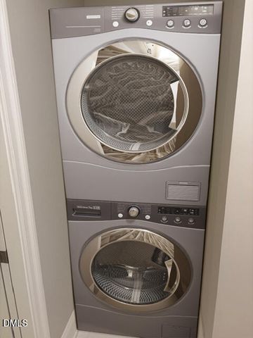 607 Smedes Place B, Raleigh, NC 27605