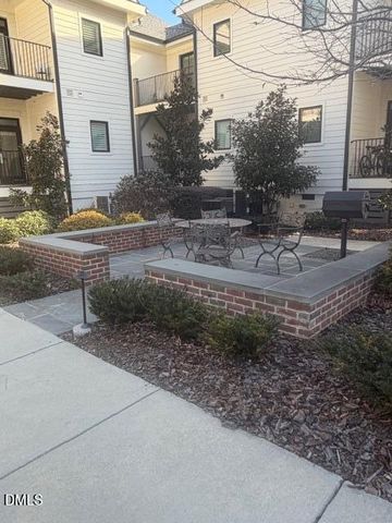 607 Smedes Place B, Raleigh, NC 27605