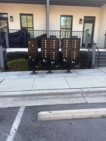 607 Smedes Place B, Raleigh, NC 27605