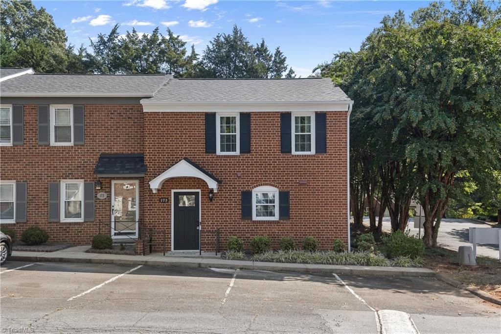 173 Charlestowne Circle, Winston-salem, NC 27103