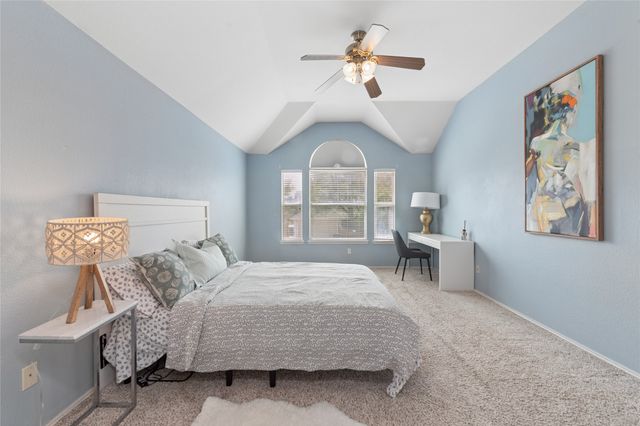 5909 Vineyard Lane, Mckinney, TX 75070