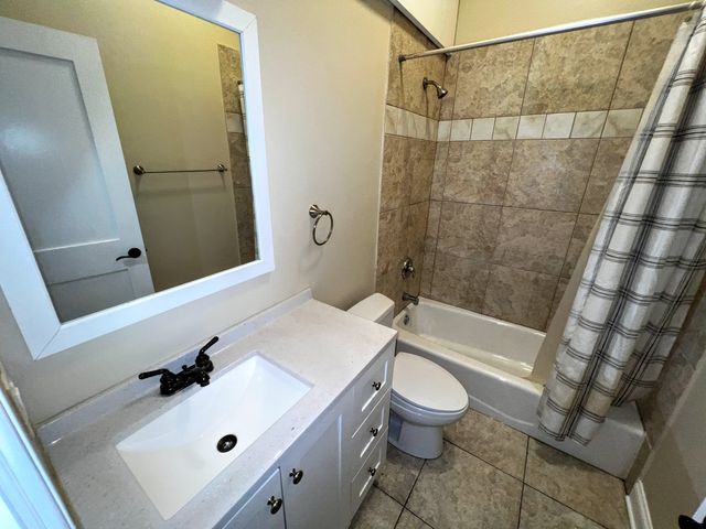 3650 W DIVERSEY Avenue 1Rear, Chicago, IL 60647