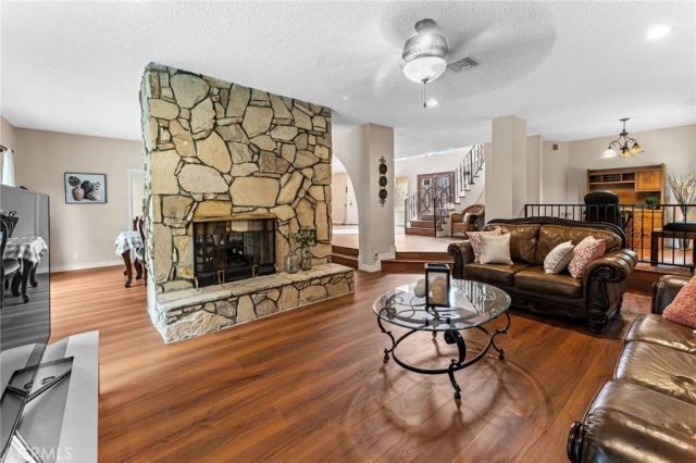 1236 E Sierra Madre, Glendora, CA 91741