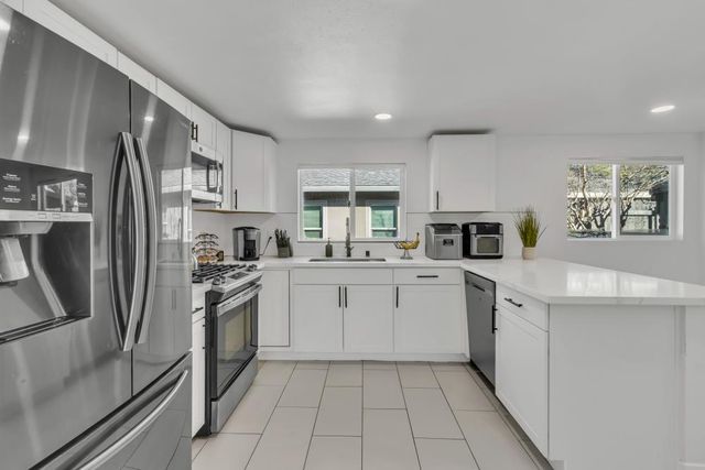 110 Brookview St, Roseville, CA 95678