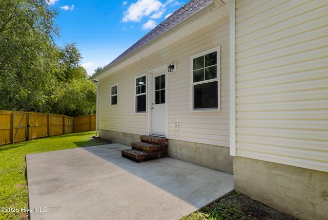 906 Gulf Chase Court, Sneads Ferry, NC 28460