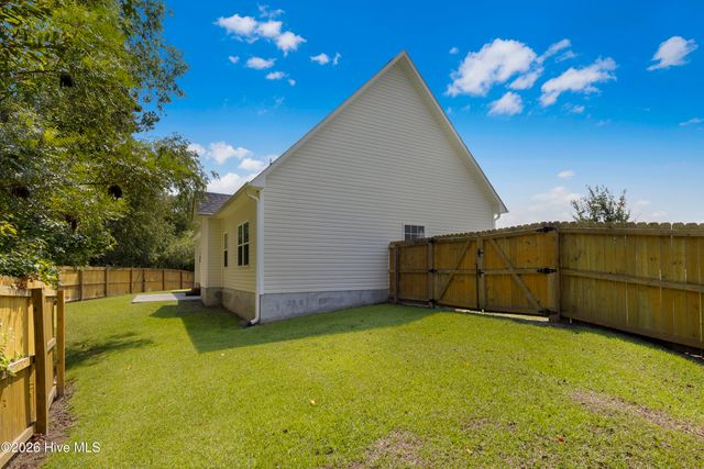 906 Gulf Chase Court, Sneads Ferry, NC 28460