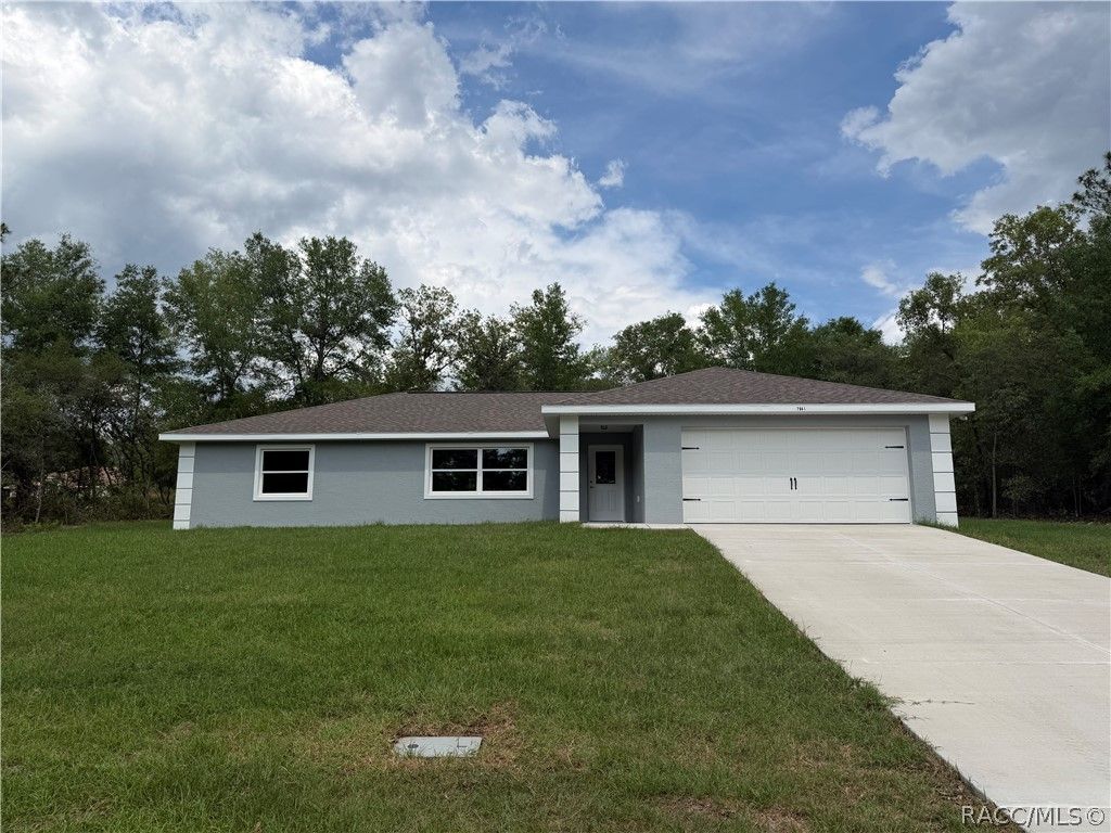 7941 N Voyager Drive, Citrus Springs, FL 34433