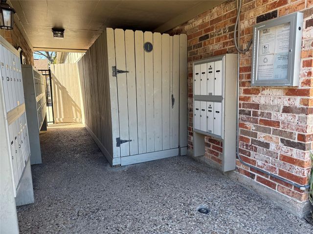 515 Tallowood Road 4, Houston, TX 77024