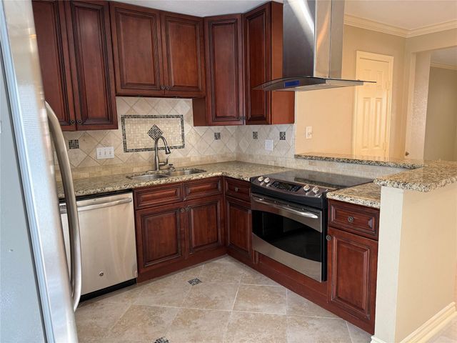 515 Tallowood Road 4, Houston, TX 77024