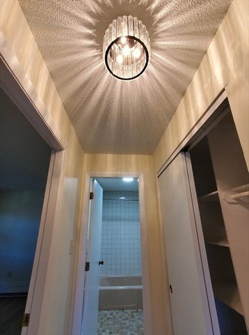 A2 Colonial Dr 10, Andover, MA 01810