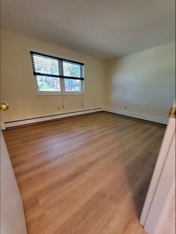 A2 Colonial Dr 10, Andover, MA 01810