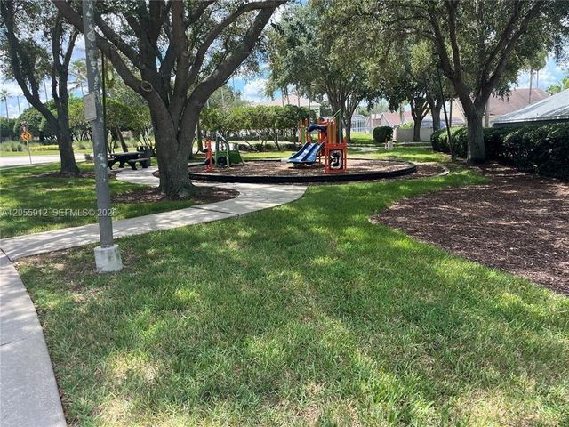 189 Emeraldview Avenue, Davenport, FL 33897