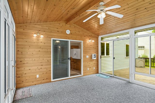 676 Falcon Ridge Road, Woodbury, MN 55125