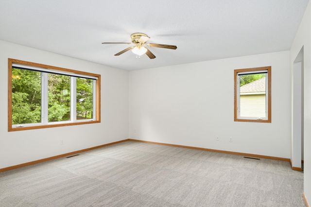 676 Falcon Ridge Road, Woodbury, MN 55125