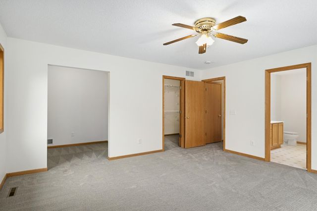 676 Falcon Ridge Road, Woodbury, MN 55125