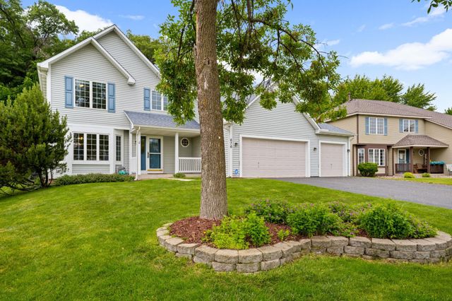 676 Falcon Ridge Road, Woodbury, MN 55125
